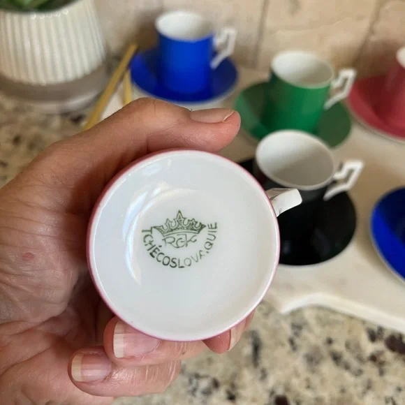 Very Rare Set of 1930's Signed Rudolf Kämpf. Colorful Espresso Fine China Cups - Picture 8 of 12